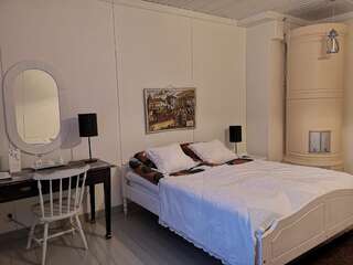 Отели типа «постель и завтрак» Villa Korkatti Haapavesi Двухместный номер с 1 кроватью или 2 отдельными кроватями, вид на сад-10