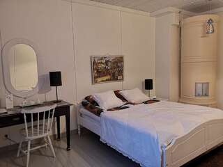 Отели типа «постель и завтрак» Villa Korkatti Haapavesi Двухместный номер с 1 кроватью или 2 отдельными кроватями, вид на сад-5